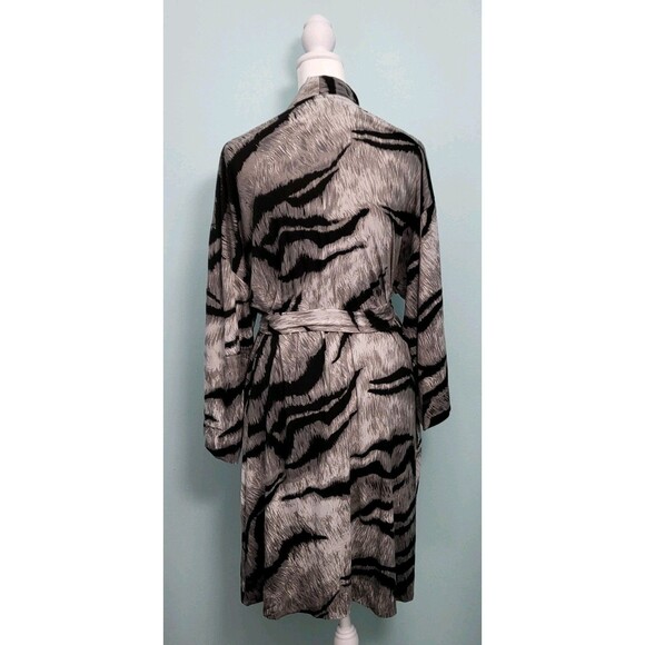 WHITE HOUSE BLACK MARKET Kimono Robe Womens S M NWT Soft Knit Black Gray Wrap - Picture 4 of 7
